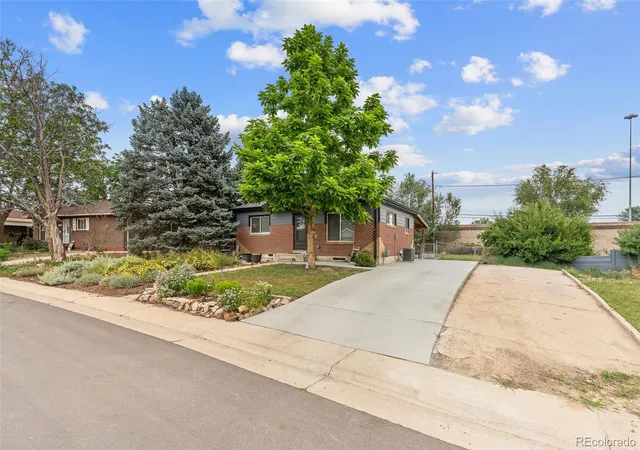 Photo 4 of Sale Pending at 2041 Samuel Dr, Denver, CO 80221 | MLS# 8377091 | Listing updated on 2026-09-17
