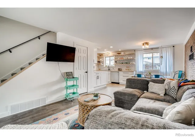 Photo 3 of Townhouse for sale at 5280 Garrison St, Arvada, CO 80002 | MLS# IR1063974 | Listing updated on 2026-09-17
