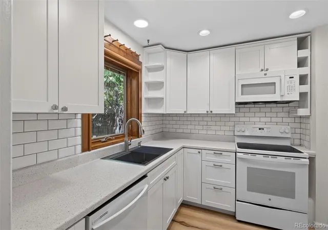 Photo 3 of Single family home for sale at 1219 Jasmine St, Denver, CO 80220 | MLS# 9674366 | Listing updated on 2026-10-28