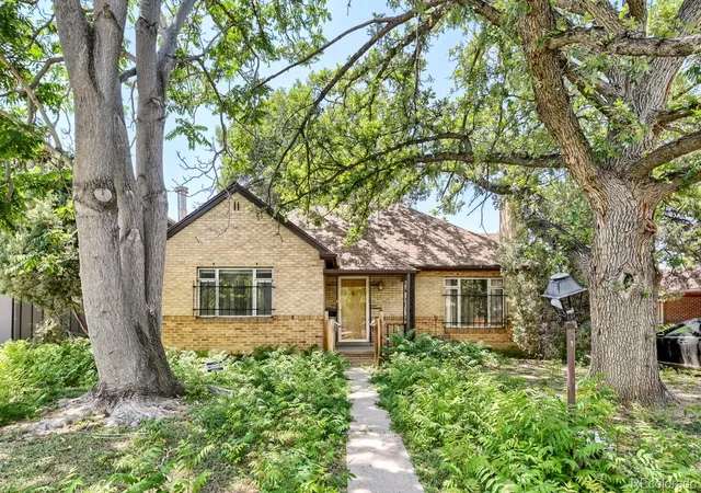 Photo 3 of Single family home for sale at 2875 Holly St, Denver, CO 80207 | MLS# 8786257 | Listing updated on 2026-09-08