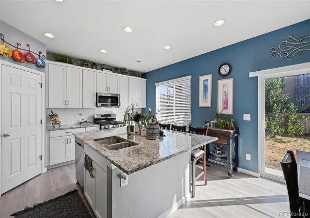 Photo 3 of Single family home for sale at 915 Mcmurdo Cir, Castle Rock, CO 80108 | MLS# 3927118 | Listing updated on 2026-09-17
