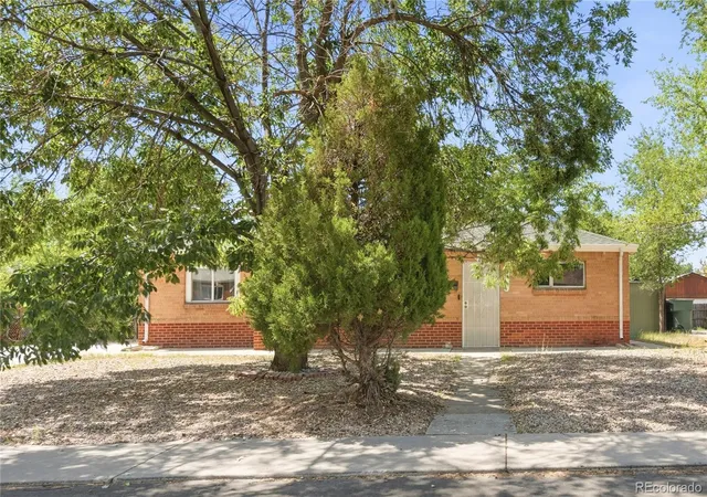 Photo 3 of Single family home for sale at 1070 Elm Pl, Thornton, CO 80229 | MLS# 7291713 | Listing updated on 2026-09-16