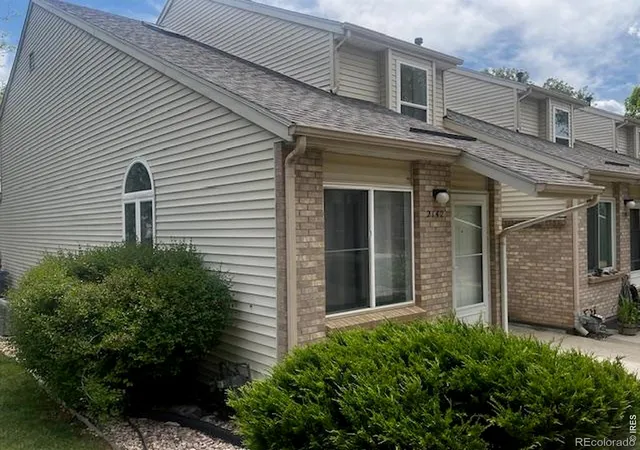 Photo 2 of Townhouse for sale at 2142 Meadow Ct, Longmont, CO 80501 | MLS# IR1064741 | Listing updated on 2026-09-17