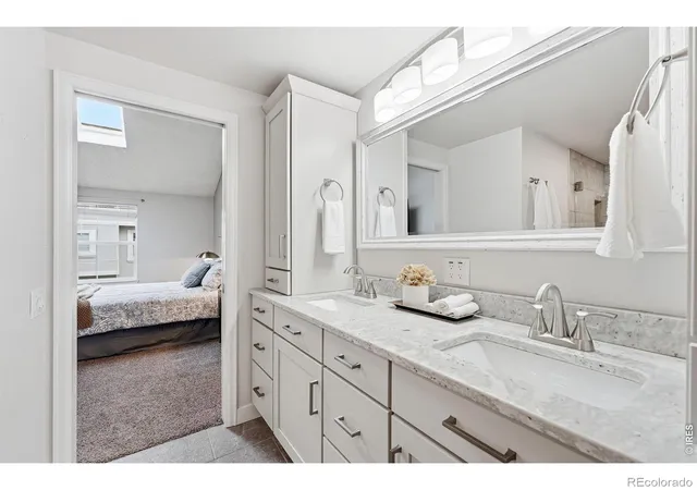 Photo 4 of Townhouse for sale at 2892 W Long Cir #G, Littleton, CO 80120 | MLS# IR1064746 | Listing updated on 2026-10-30