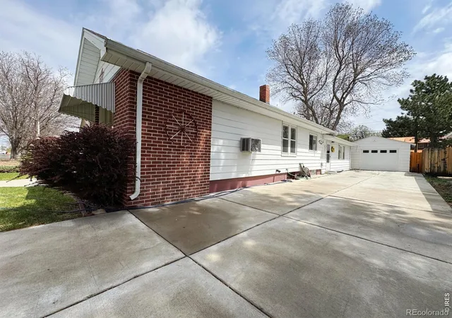 Photo 2 of Single family home for sale at 322 Euclid St, Fort Morgan, CO 80701 | MLS# IR1065079 | Listing updated on 2026-09-17