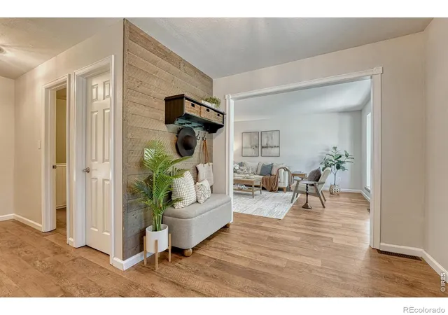 Photo 4 of Sale Pending at 6552 W Calhoun Pl, Littleton, CO 80123 | MLS# IR1065487 | Listing updated on 2026-10-29