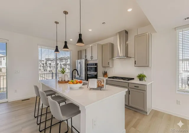 Photo 2 of Townhouse for sale at 1630 Park Pl, Broomfield, CO 80023 | MLS# 4129509 | Listing updated on 2026-09-23