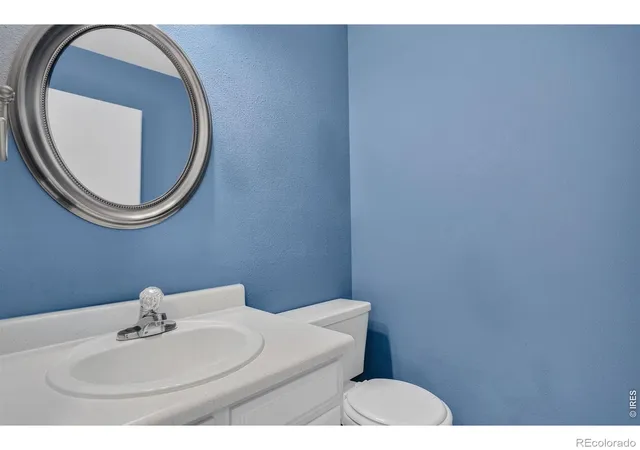 Photo 4 of Townhouse for sale at 10530 W Fair Ave #B, Littleton, CO 80127 | MLS# IR1065796 | Listing updated on 2026-09-17