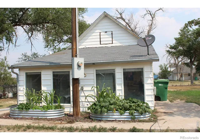 Photo 1 of Single family home for sale at 208 Cheyenne Ave, Grover, CO 80729 | MLS# IR1065854 | Listing updated on 2026-10-15