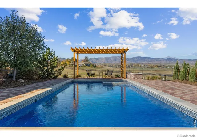 Photo 3 of Mansion for sale at 7047 Goose Point Ct, Longmont, CO 80503 | MLS# IR1065858 | Listing updated on 2026-09-17