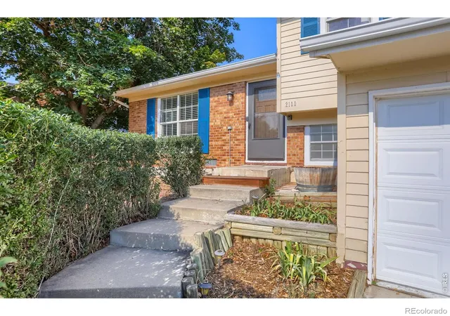 Photo 3 of Single family home for sale at 2100 Bowen St, Longmont, CO 80501 | MLS# IR1065919 | Listing updated on 2026-09-24