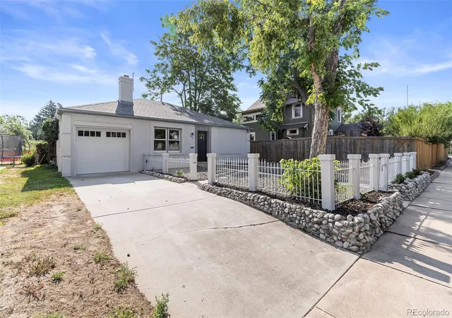 Photo 3 of Single family home for sale at 2612 Albion St, Denver, CO 80207 | MLS# 3660390 | Listing updated on 2026-09-16