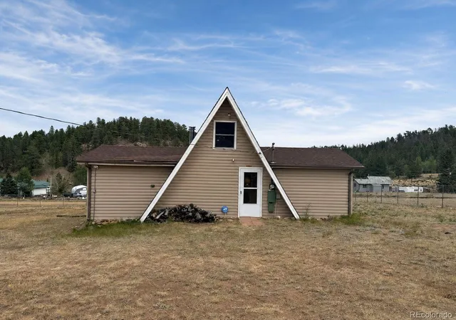 Photo 4 of Single family home for sale at 15 Dogie Trl, Florissant, CO 80816 | MLS# 1820898 | Listing updated on 2026-10-06