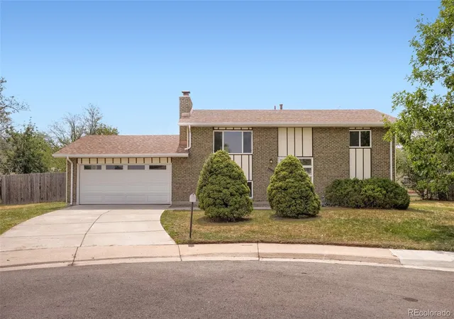 Photo 1 of Single family home for sale at 1068 Norfolk St, Aurora, CO 80011 | MLS# 3076392 | Listing updated on 2026-09-18
