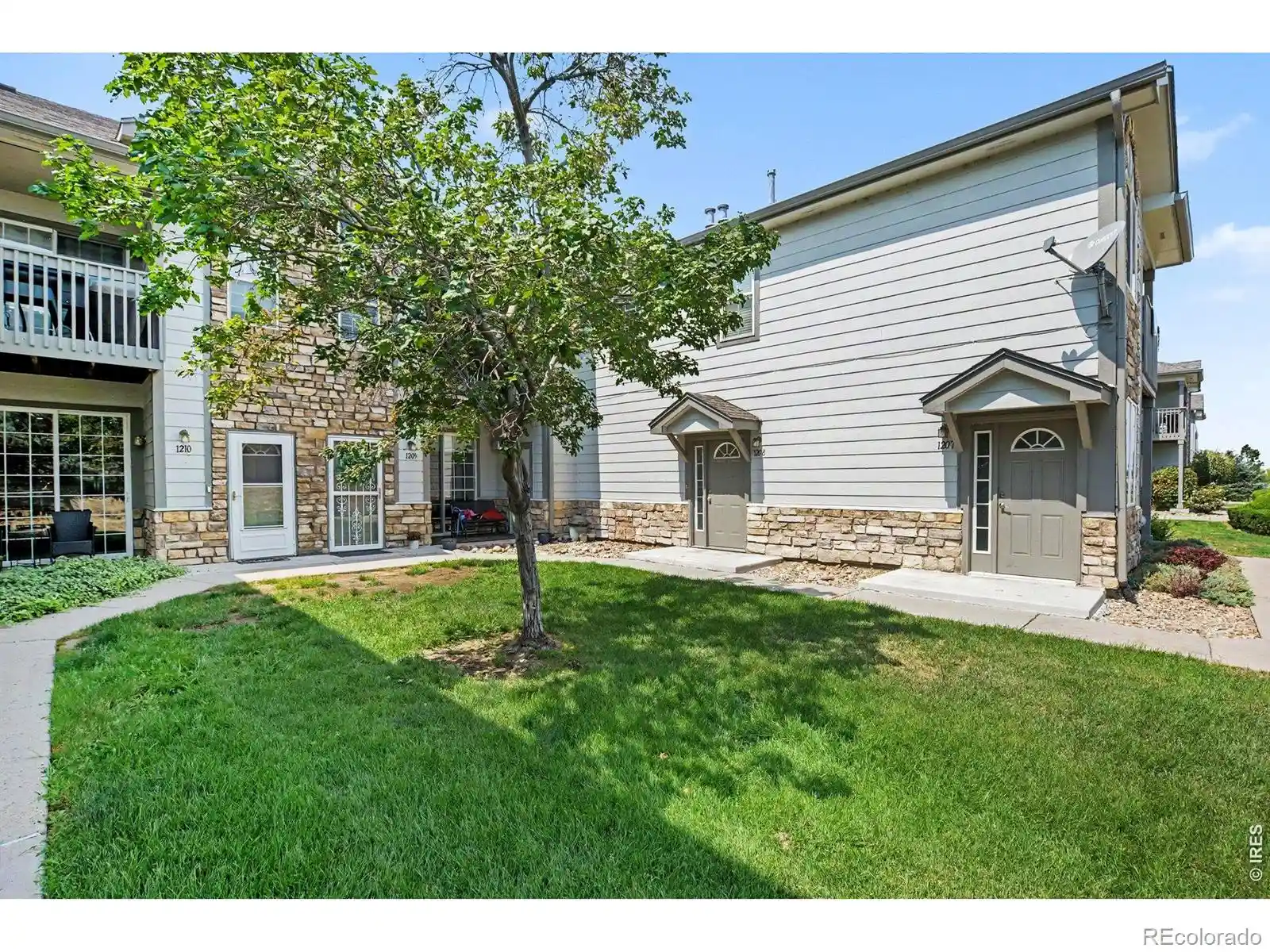 Listing Photo 2 - Condo for sale in 3261 E 103rd Pl located at 3261 E 103rd Pl, Thornton, CO 80229 - Unit #1208