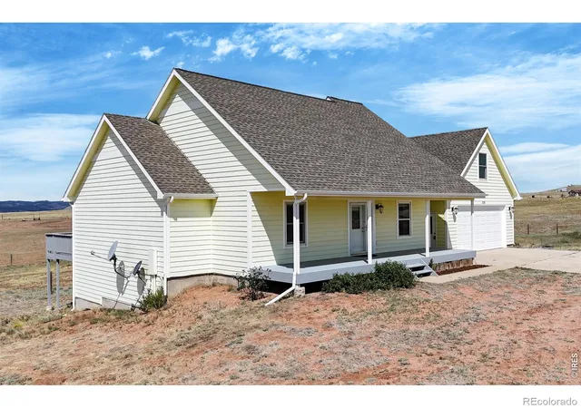 Photo 3 of Single family home for sale at 176 Chuckwagon Ln, Livermore, CO 80536 | MLS# IR1066641 | Listing updated on 2026-09-25
