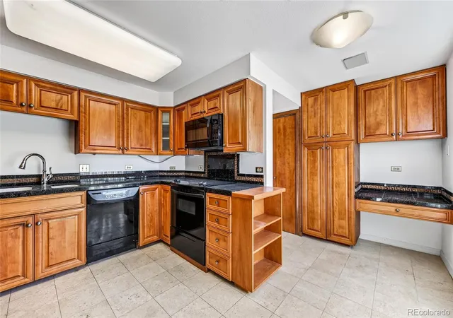 Listing Photo 4 - Condo for sale in building located at 2000 E 12Th Ave, Denver, CO 80206 - Unit #4