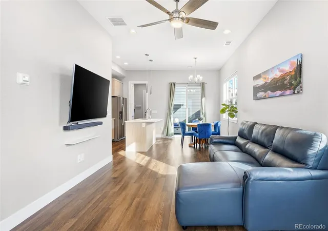 Photo 3 of Townhouse for sale at 1530 Terry St, Longmont, CO 80501 | MLS# 7640155 | Listing updated on 2026-09-24