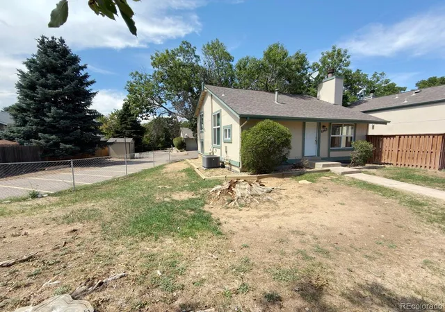 Photo 3 of Single family home for sale at 3762 S Danube Cir, Aurora, CO 80013 | MLS# 2420596 | Listing updated on 2026-10-06
