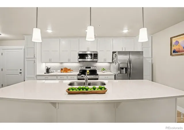 Listing Photo 4 - Condo for sale in building located at 4780 Hahns Peak Dr, Loveland, CO 80538 - Unit #102
