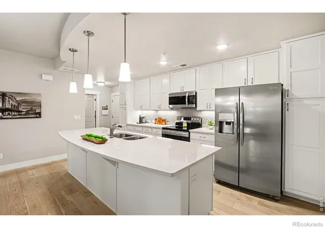 Listing Photo 5 - Condo for sale in building located at 4780 Hahns Peak Dr, Loveland, CO 80538 - Unit #102