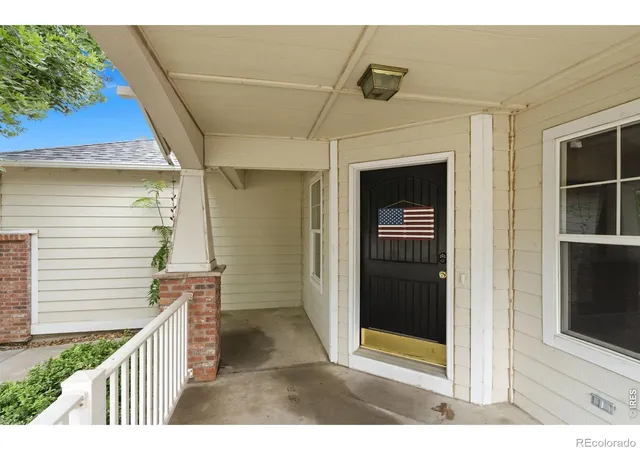 Photo 3 of Single family home for sale at 586 Magpie Dr, Loveland, CO 80537 | MLS# IR1067260 | Listing updated on 2026-09-26