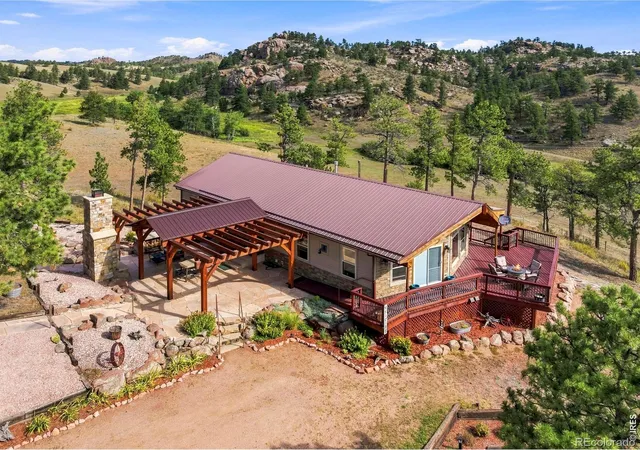 Photo 2 of Single family home for sale at 557 Red Bluff Rd, Livermore, CO 80536 | MLS# IR1067284 | Listing updated on 2026-09-29