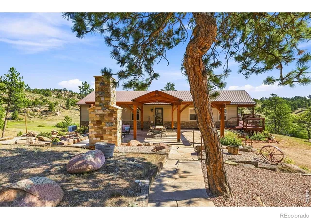 Photo 3 of Single family home for sale at 557 Red Bluff Rd, Livermore, CO 80536 | MLS# IR1067284 | Listing updated on 2026-09-29