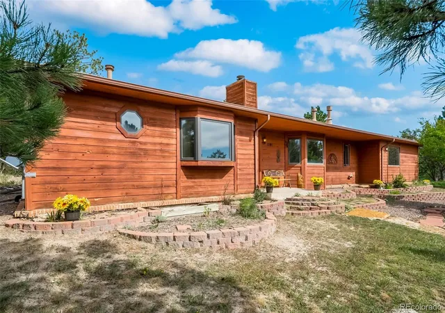 Photo 3 of Single family home for sale at 1191 Tenderfoot Dr, Larkspur, CO 80118 | MLS# 4633542 | Listing updated on 2026-09-26