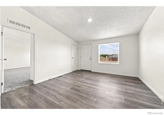 Photo 4 of Single family home for sale at 332 Circle Dr, Fort Morgan, CO 80701 | MLS# IR1067463 | Listing updated on 2026-10-06