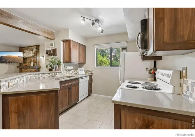 Photo 3 of Condo for sale at 60 S Boulder Cir #6016, Boulder, CO 80303 | MLS# IR1067494 | Listing updated on 2026-09-17