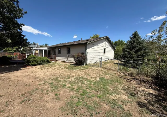 Photo 4 of Sale Pending at 8905 S Brentwood St, Littleton, CO 80128 | MLS# 8353302 | Listing updated on 2026-10-26