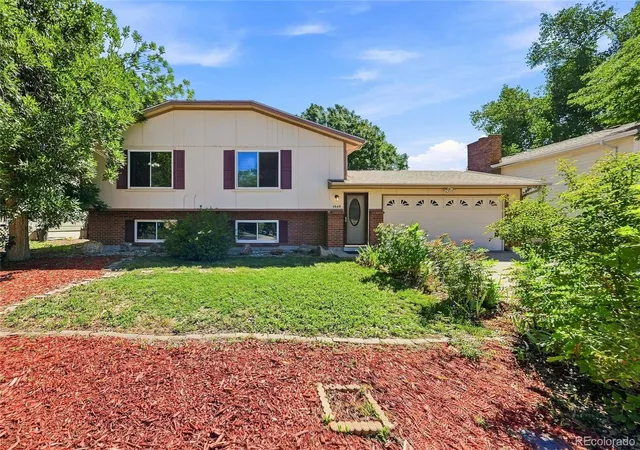 Photo 3 of Single family home for sale at 4640 S Everett St, Littleton, CO 80123 | MLS# 5009467 | Listing updated on 2026-09-29