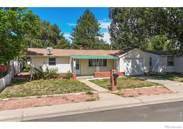 Photo 3 of Single family home for sale at 1215 Eaton St, Brush, CO 80723 | MLS# IR1068121 | Listing updated on 2026-09-17