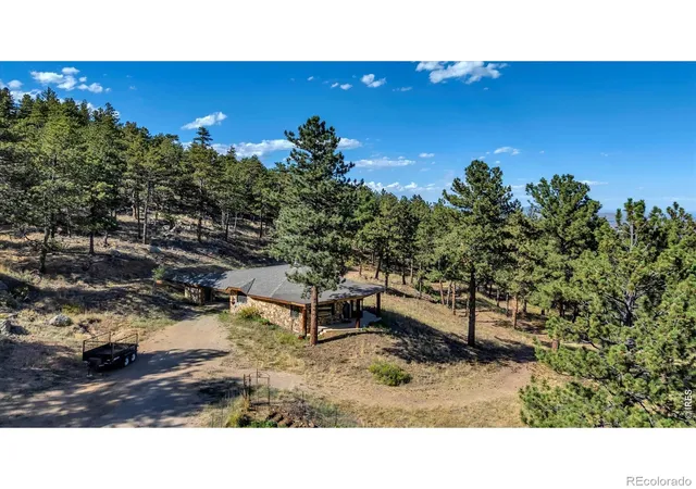 Photo 2 of Single family home for sale at 3723 Blue Mountain Trl, Lyons, CO 80540 | MLS# IR1068266 | Listing updated on 2026-09-17