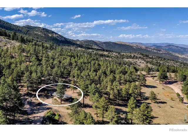 Photo 3 of Single family home for sale at 3723 Blue Mountain Trl, Lyons, CO 80540 | MLS# IR1068266 | Listing updated on 2026-09-17