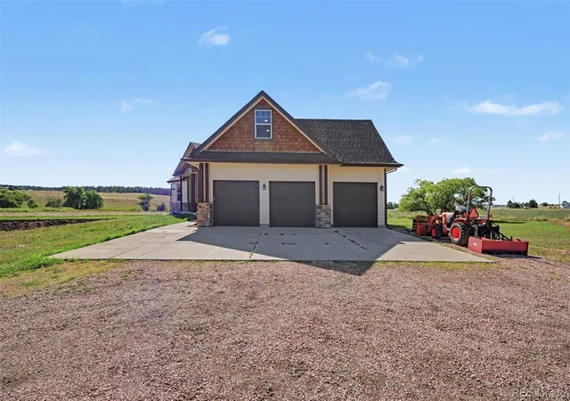 Photo 3 of Single family home for sale at 2886 Running Brk Rd, Elizabeth, CO 80107 | MLS# 8474838 | Listing updated on 2026-09-18