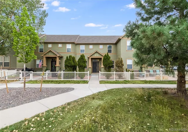 Photo 2 of Townhouse for sale at 4008 Nordland Trl, Castle Rock, CO 80109 | MLS# 4978932 | Listing updated on 2026-09-16