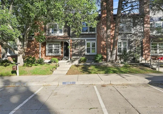 Townhouse for sale at 1228 S Flower Cir #C, Lakewood, CO 80232 | MLS# 8258664