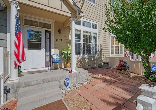 Photo 2 of Townhouse for sale at 1469 Nemrick Pl, Castle Rock, CO 80109 | MLS# 5409899 | Listing updated on 2026-09-18