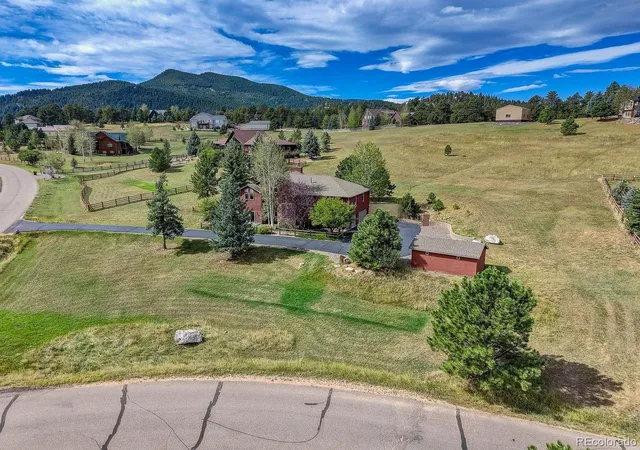 Photo 2 of Single family home for sale at 7307 Settlers Dr, Morrison, CO 80465 | MLS# 4770325 | Listing updated on 2026-09-23