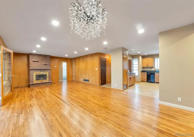 Photo 3 of Single family home for sale at 4565 S Lipan Ct, Englewood, CO 80110 | MLS# 2284739 | Listing updated on 2026-09-17