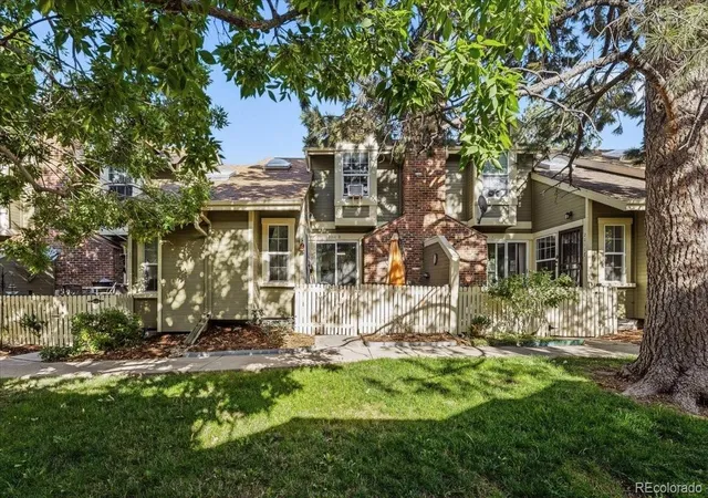 Photo 1 of Townhouse for sale at 2011 S Helena St #D, Aurora, CO 80013 | MLS# 8414117 | Listing updated on 2026-09-18