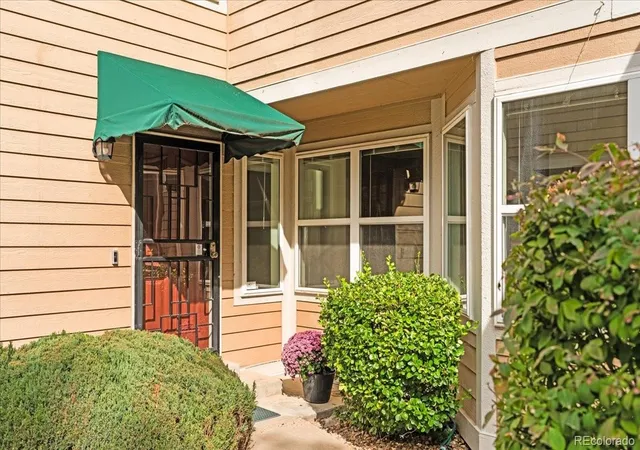 Photo 2 of Townhouse for sale at 10000 E Yale Ave #42, Denver, CO 80231 | MLS# 4279635 | Listing updated on 2026-09-17