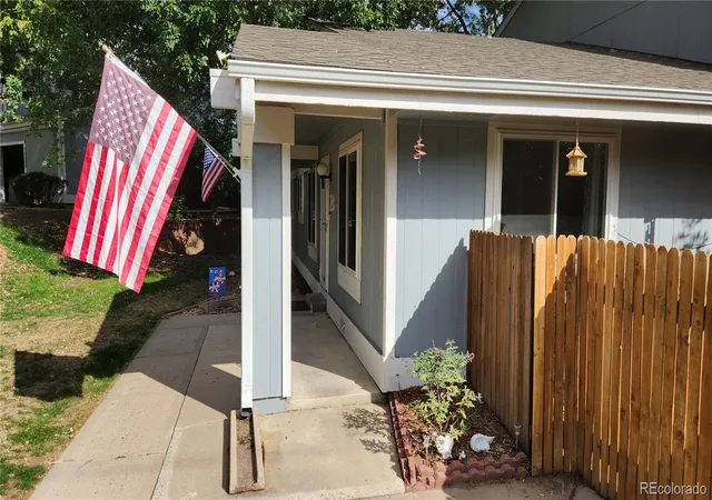 Photo 3 of Townhouse for sale at 2557 S Dover St #28, Lakewood, CO 80227 | MLS# 5958199 | Listing updated on 2026-09-18