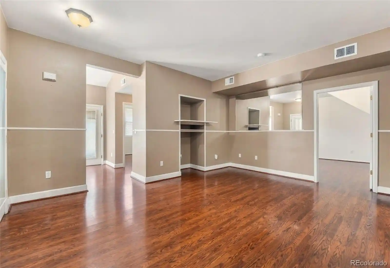 Listing Photo 2 - Condo for sale in 2511 S Bahama Cir located at 2511 S Bahama Cir, Aurora, CO 80013 - Unit 2511 S Bahama Cir