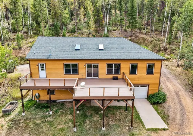 Photo 3 of Single family home for sale at 33400 Retrievers Trl, Golden, CO 80403 | MLS# 6668885 | Listing updated on 2026-09-18