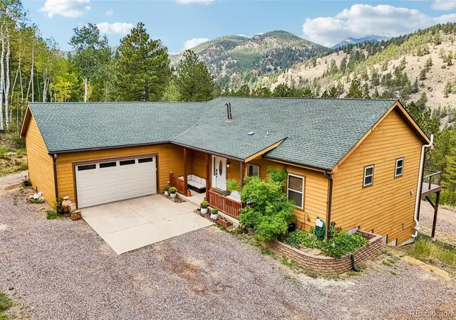 Photo 4 of Single family home for sale at 33400 Retrievers Trl, Golden, CO 80403 | MLS# 6668885 | Listing updated on 2026-09-18