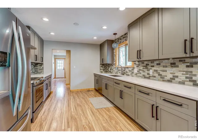 Photo 1 of Single family home for sale at 166 Cherokee Rd, Lyons, CO 80540 | MLS# IR1068859 | Listing updated on 2026-09-17
