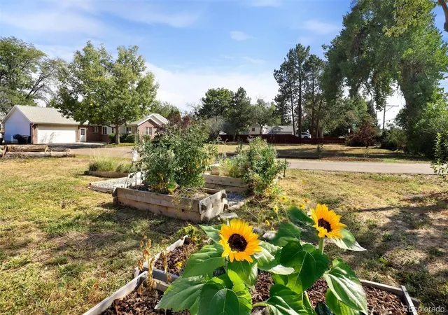 Photo 3 of Single family home for sale at 6240 Tennyson St, Arvada, CO 80003 | MLS# 5749941 | Listing updated on 2026-09-22